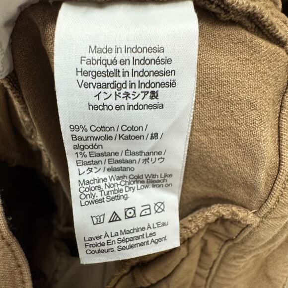 The Petite Emmett Wide-Leg Crop Pant:
Welt Pocket Edition - Picture 7 of 7